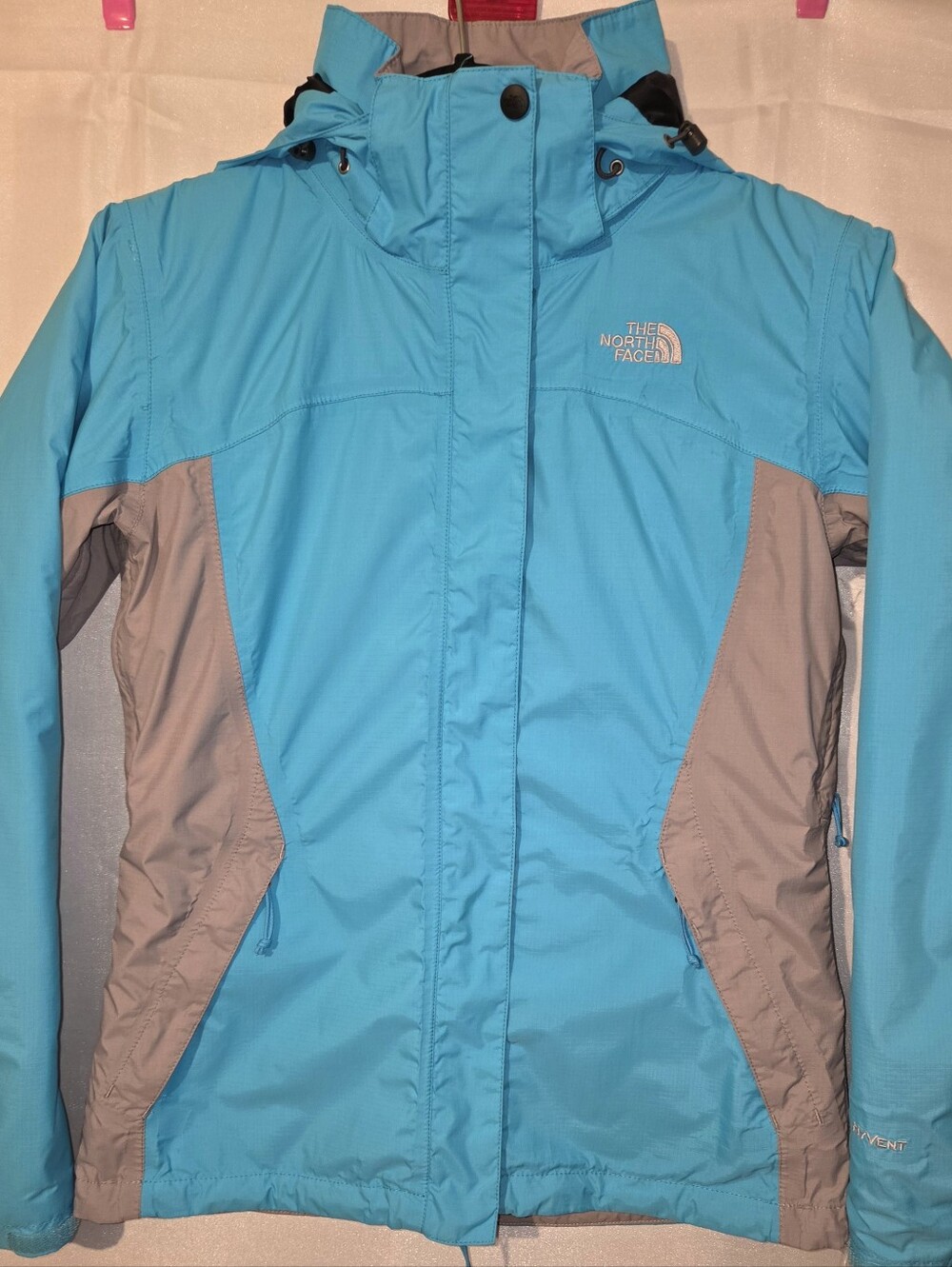 The North Face HyVent Women's Turquoise and Gray Ski Jacket. sz S/P
